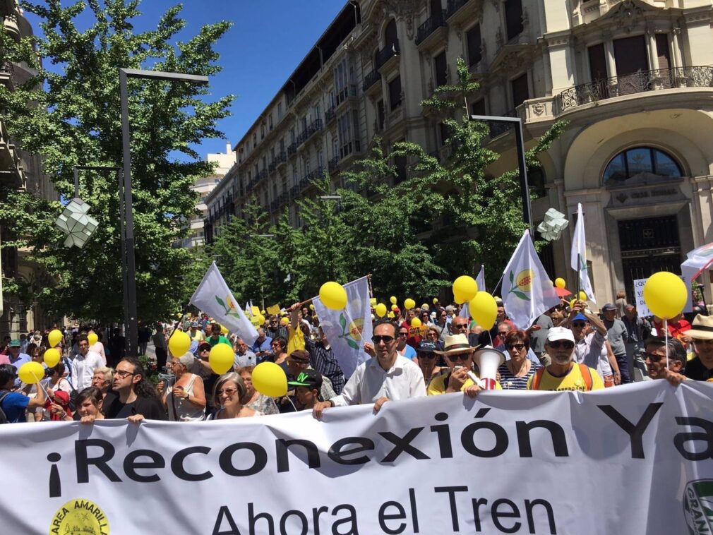 Granada.-Marea Amarilla espera ampliar la respuesta ciudadana para soterrar el tren, un proyecto en "punto cero"