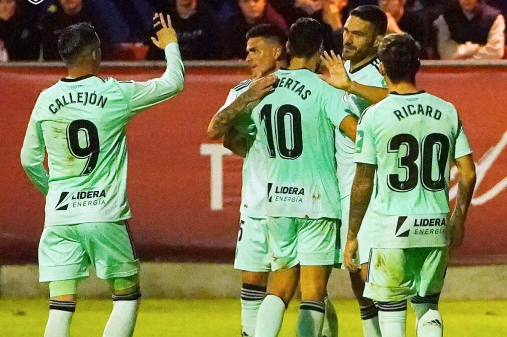 jorge-molina-celebracion-gol-yeclano-copa-rey-granada-cf