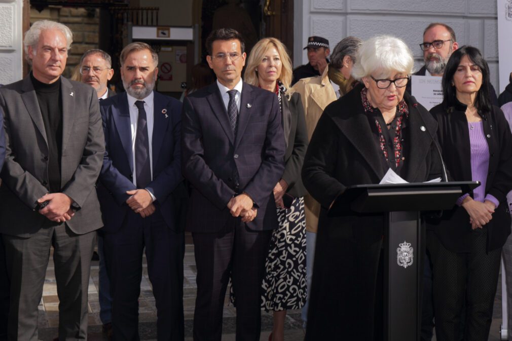 lectura-manifiesto-25-n-granada-ayuntamiento-granada