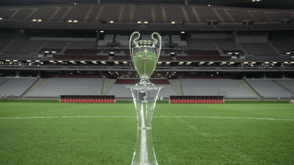Trofeo de la Champions League en el Estadio Atatürk