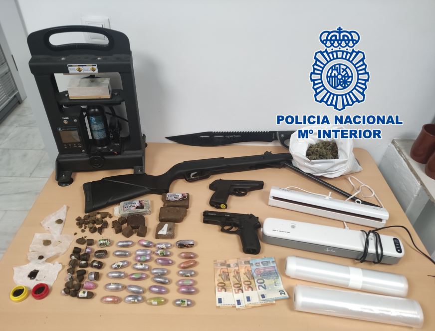 Drogas armas y efectos intervenidos MOTRIL