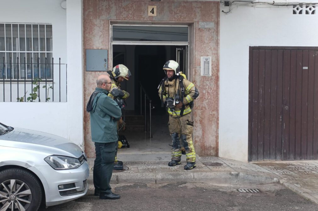 bomberos-almuñecar-bloque-incendio