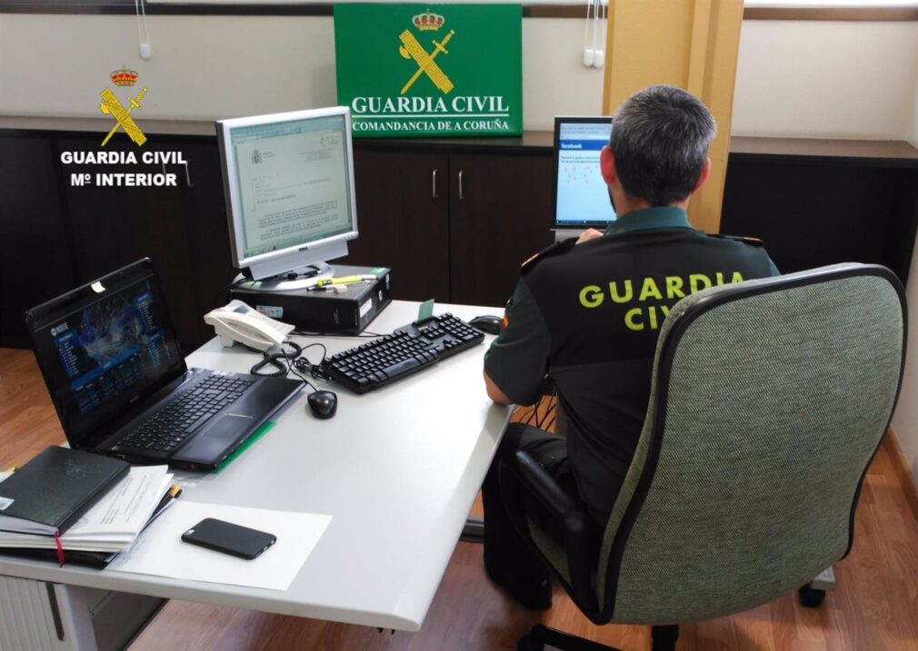 Granada.- Sucesos.- La Guardia Civil investiga a un joven tras el uso de la tarjeta de su vecino para compras 'on line'