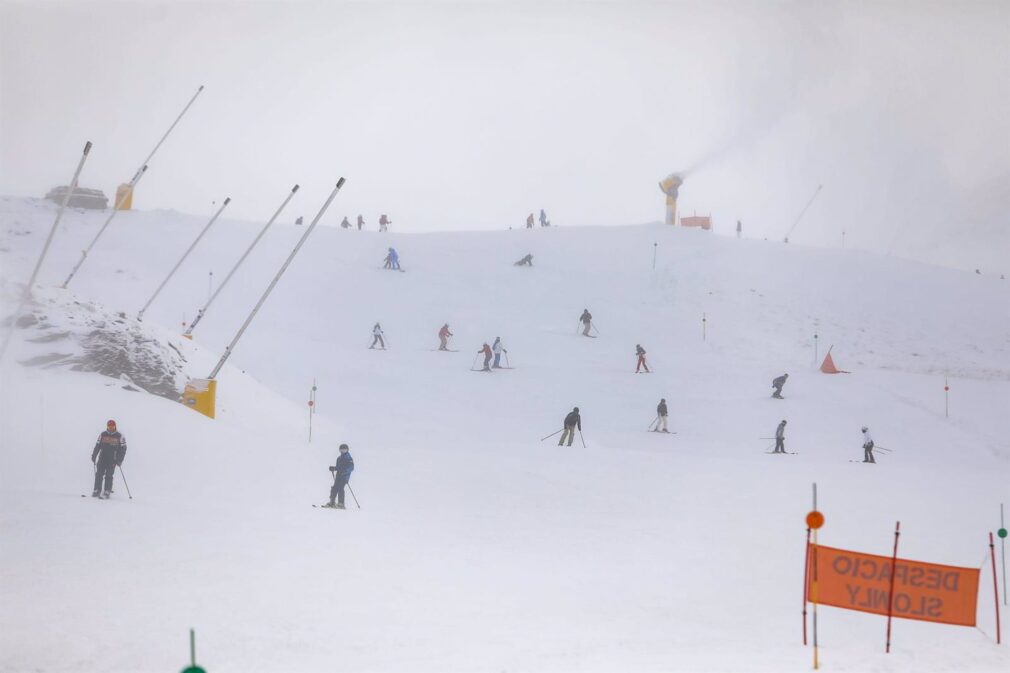 Granada.- Sierra Nevada cierra este miércoles para reacondicionar pistas tras la tormenta de agua