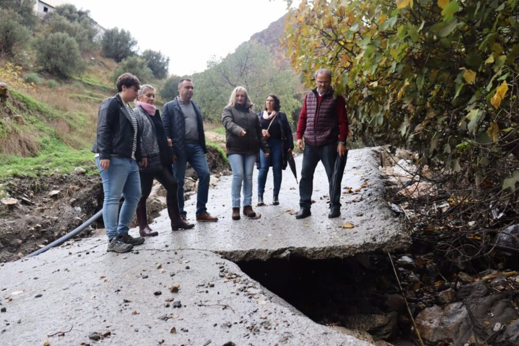 Granada.- Vecinos de Ízbor reclaman "una solución urgente" ante la falta de suministro de agua potable tras las riadas