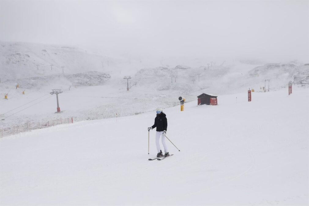 Granada.- Sierra Nevada abre pistas de forma progresiva tras la nevada de esta madrugada