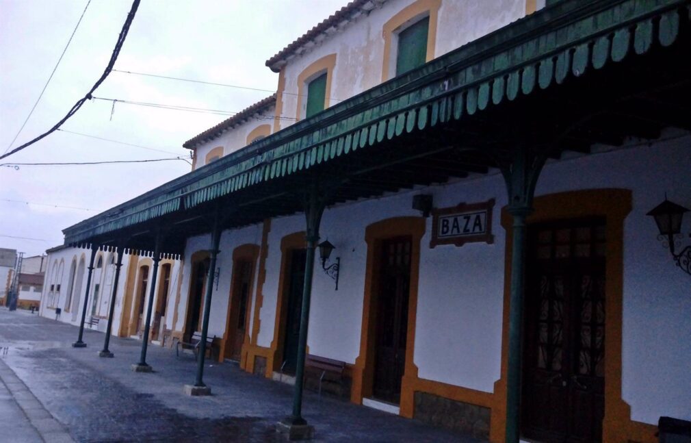 Granada.- Los colectivos por el tren reclaman este sábado la vuelta del ferrocarril en Baza