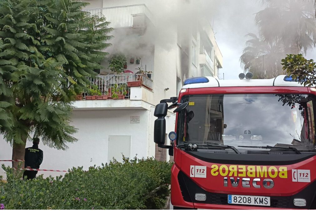 humo-incendio-herradura-bomberos-almuñecar