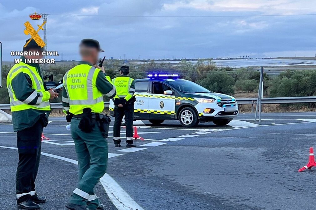 Granada.- La Guardia Civil da por totalmente disuelta la "rave" de La Peza tras formular más de 200 denuncias