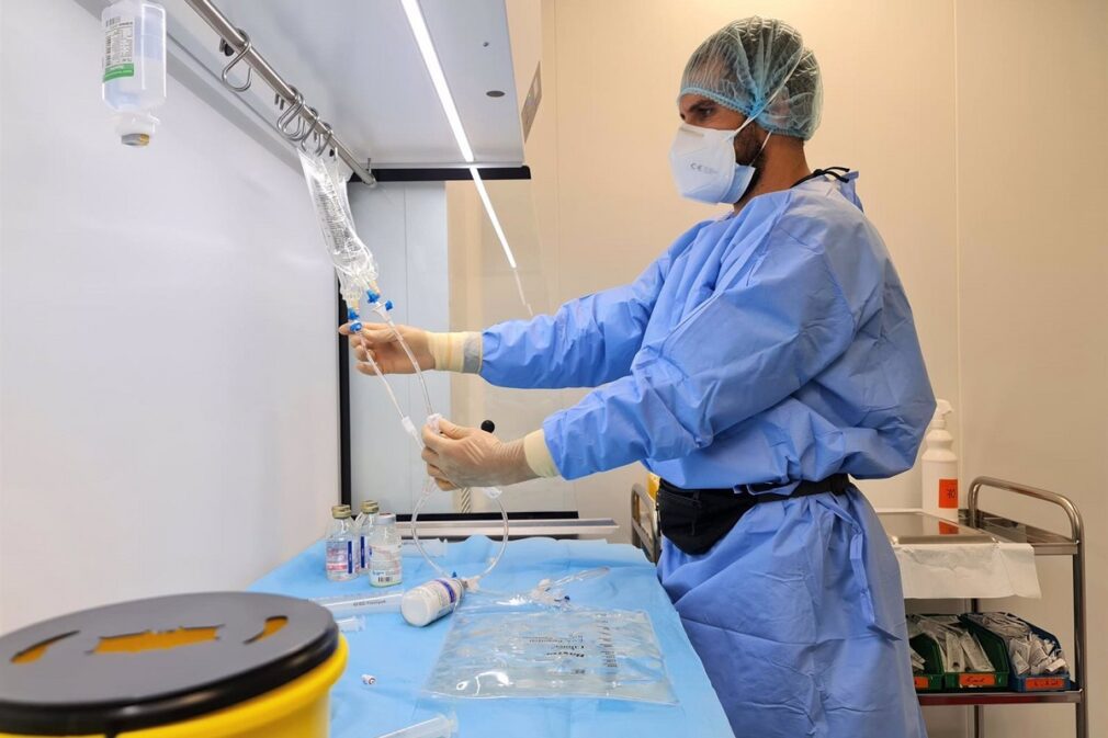 Granada.- El Clínico activa nuevas 'salas blancas' con capacidad para preparar 50.000 dosis de fármacos estériles al año