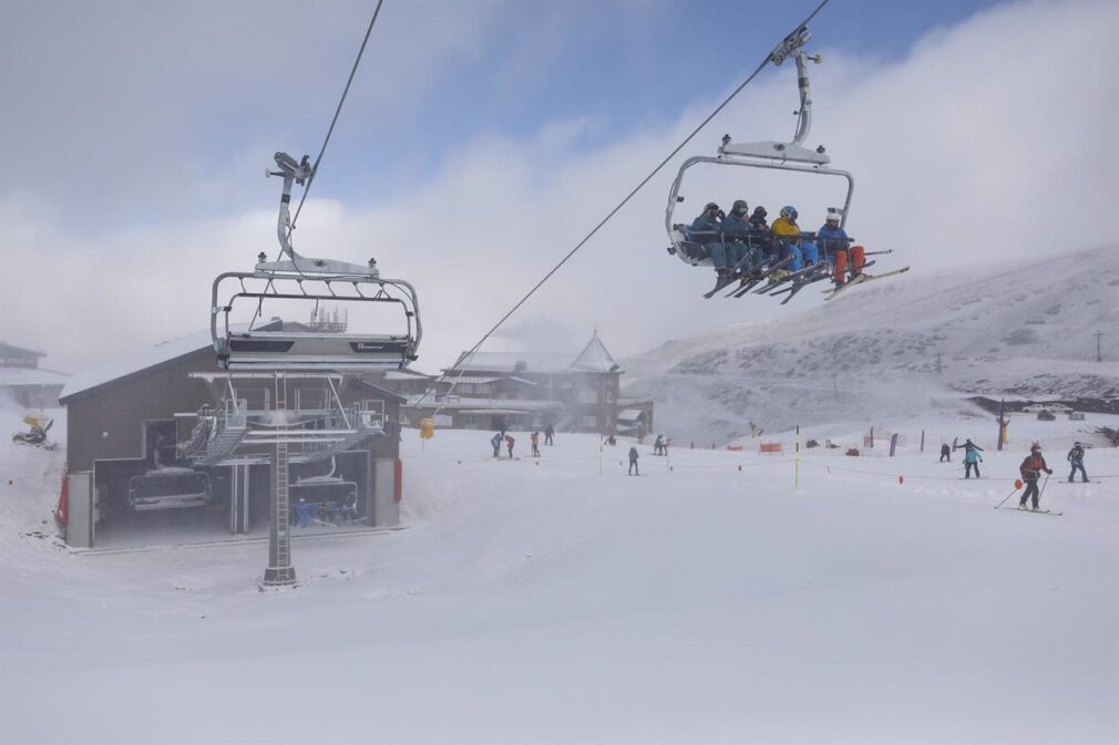 Granada.- La estación de esquí de Sierra Nevada cierra este lunes por las condiciones meteorológicas adversas