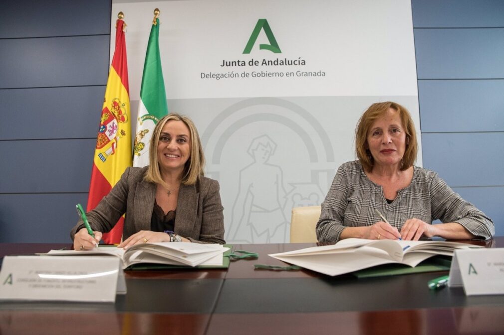 Granada.- Junta y Ayuntamiento firman el convenio para remodelar el entorno del castillo de Láchar