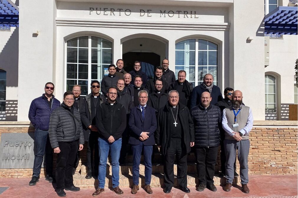 Granada.- Turismo.- Puertos.- Monseñor Gil Tamayo visita la dársena de Motril para reforzar la colaboración turística