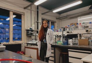 Alba Sánchez, la biotecnóloga granadina que extiende la ciencia en TikTok