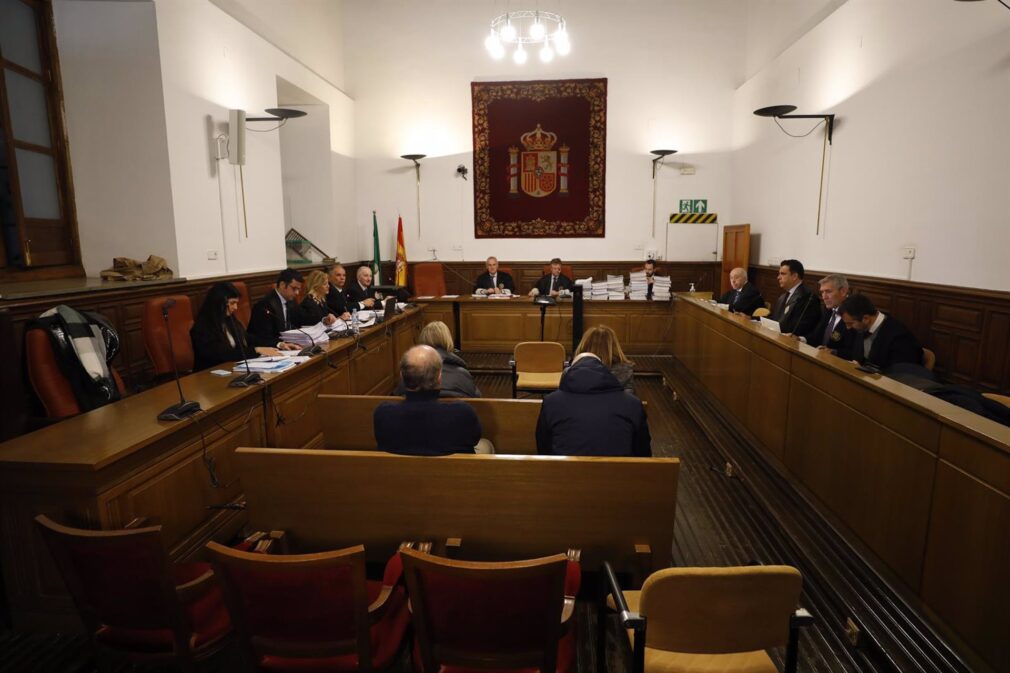 Granada.- Tribunales.- AV.-Fiscalía mantiene peticiones de prisión para la excúpula de la Alhambra en el caso audioguías