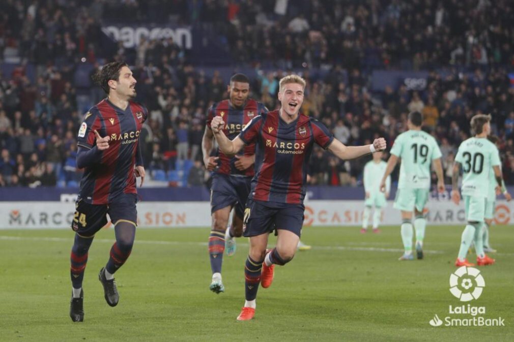 gol-campaña-penalti-levante-granada-cf