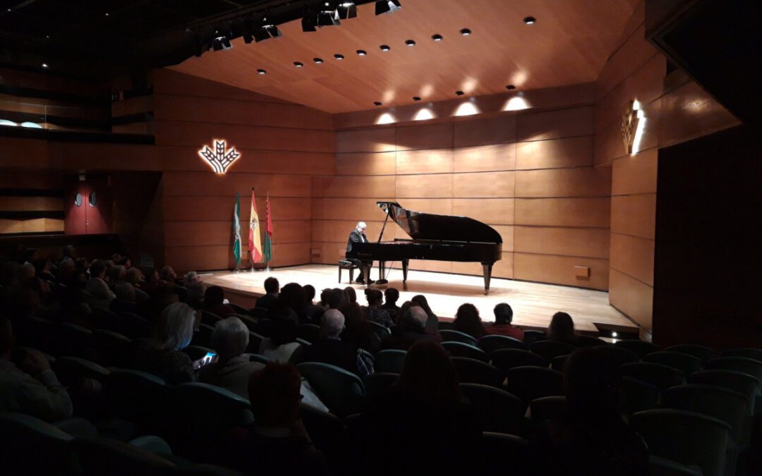 Muñoz Cañivano vuelve al Auditorio Caja Rural Granada con el recital ‘Europa: De Bach a Ravel’