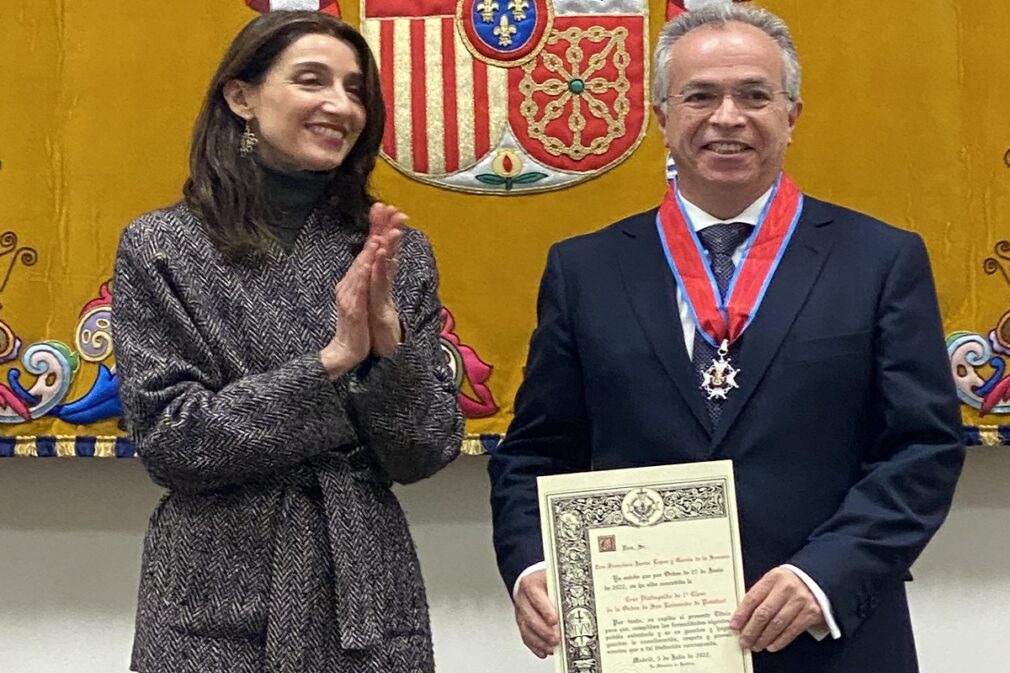 Cruz de Peñafort a Javier López y García de la Serrana