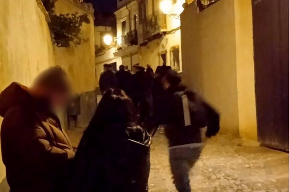 Granada.-Sucesos.-Desalojadas más de un centenar de personas de una fiesta en un carmen en el Albaicín