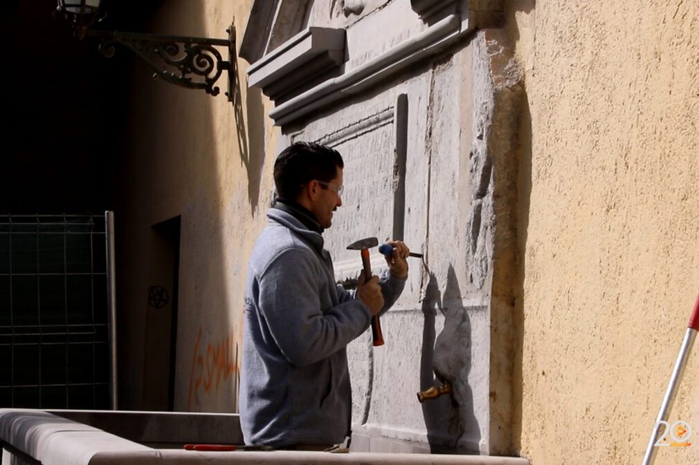 El Ayuntamiento de Granada ha iniciado la rehabilitación de la fuente ornamental de la Plaza de los Naranjos Celia Perez-1