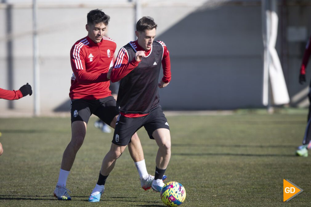 Entrenamiento del Granada CF con el nuevo jugador Pol Lozano