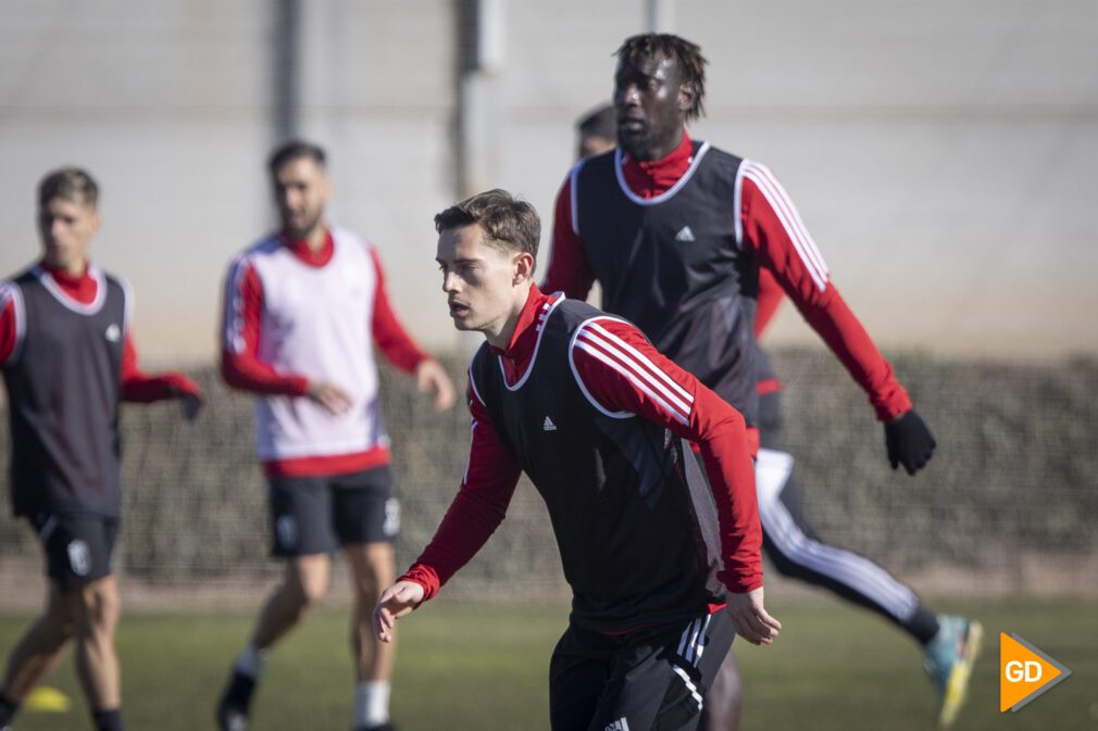 Entrenamiento del Granada CF con el nuevo jugador Pol Lozano