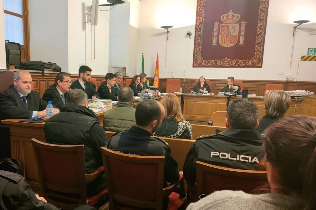 Granada.- Tribunales.- La Fiscalía mantiene su petición de 33 años al acusado de matar a un joven que asaltó su finca