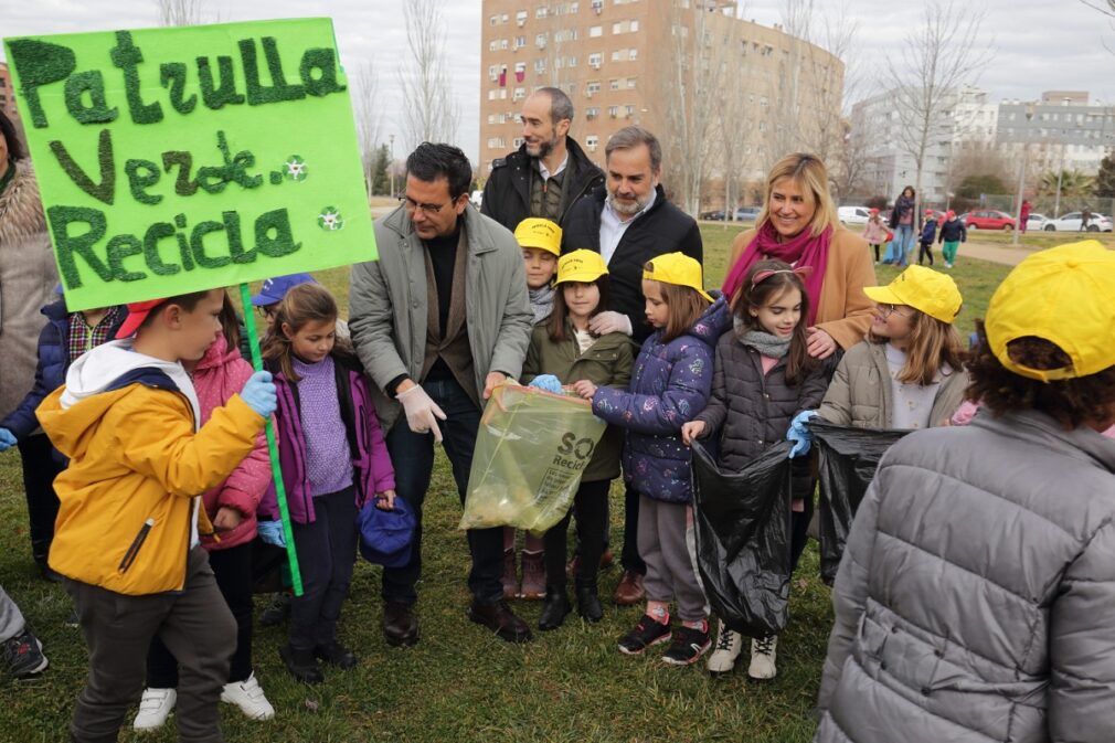 Presentación de la iniciativa municipal con escolares 'Patrullas verdes'