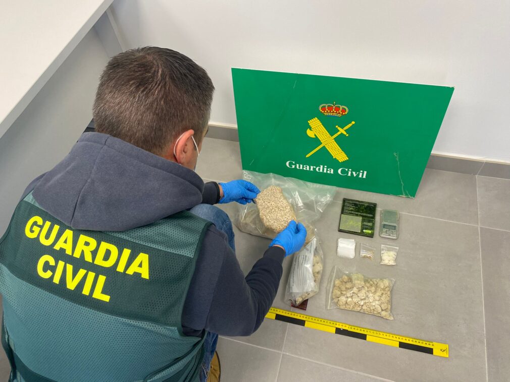 anfetaminas y marihuana atarfe guardia civil