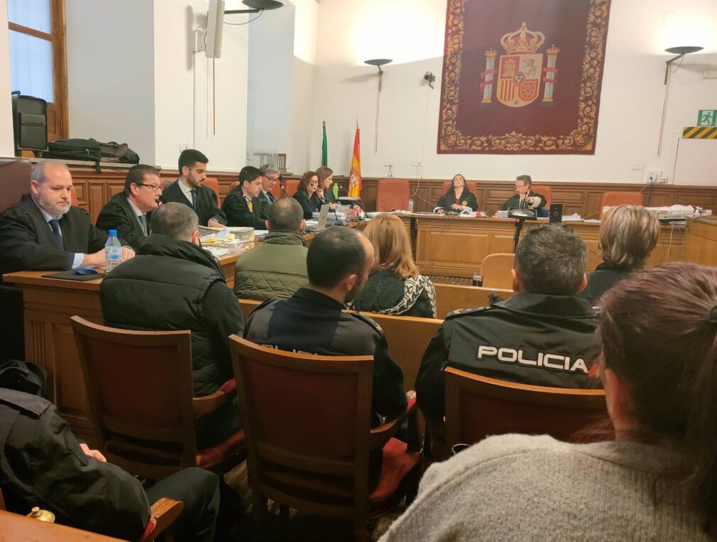 Granada.- Tribunales.- El acusado de matar a un joven que asaltó su finca dice que llegó cuando ya "había pasado todo"