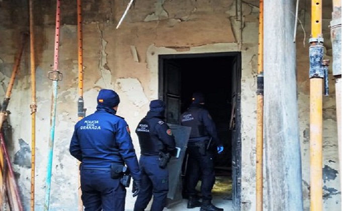 okupa inmuebles ruinosos en calle Almanzora Alta y Cuesta de Gomérez - Foto Policía Local Granada