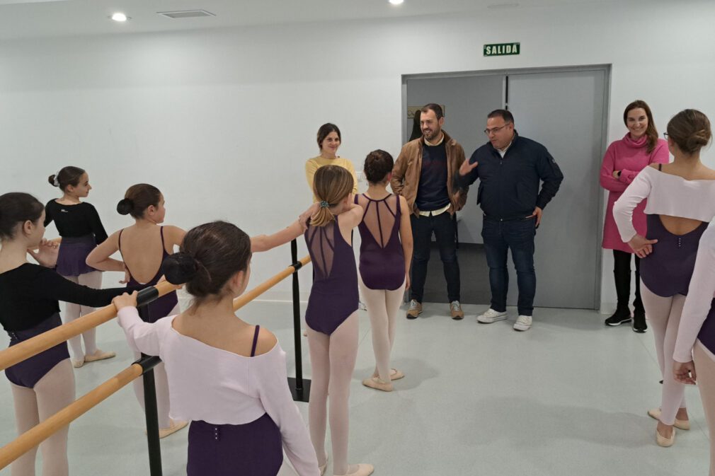 visita-alcalde-almuñecar-escuela-municipal-musica-danza