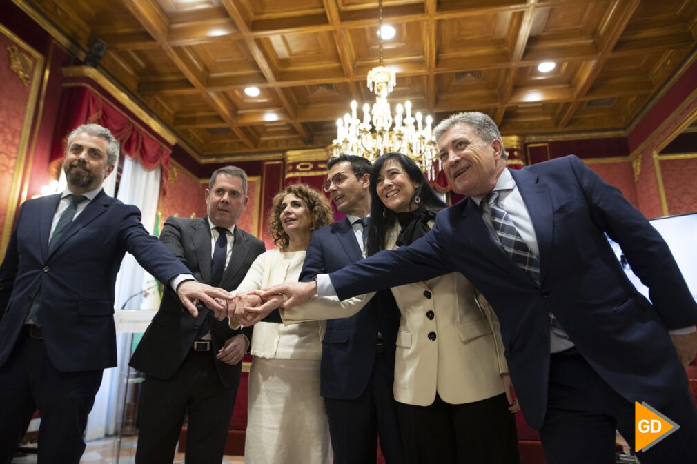 La ministra de Hacienda y Función Pública, María Jesús Montero, se reúne con el alcalde de Granada, Francisco Cuenca, y preside la firma de un protocolo de intenciones para impulsar como 'hub' tecnológico las antiguas instalaciones de Cetarsa y su e