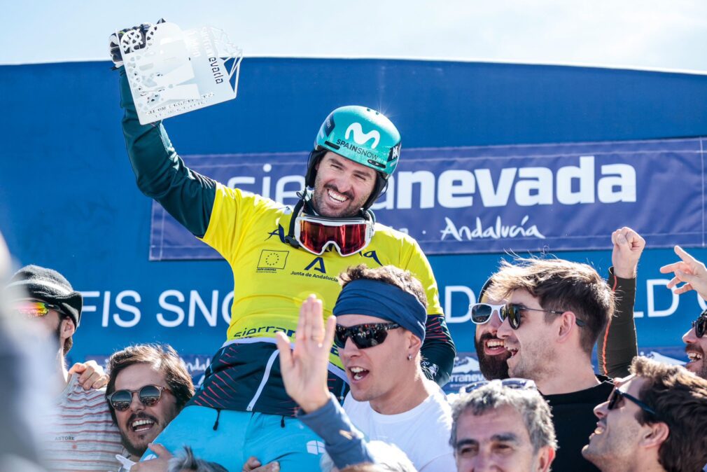 Lucas Eguibar gana la final de la primera prueba de la Copa del Mundo de Snowboard Cross de Sierra Nevada