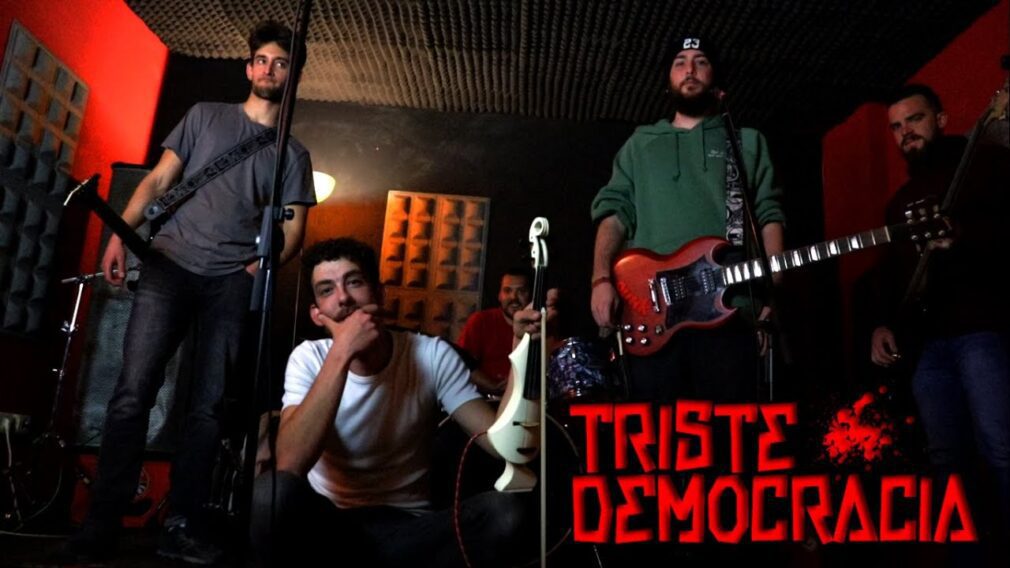 Triste-Democracia-Videoclip-Desertores-del-Arao