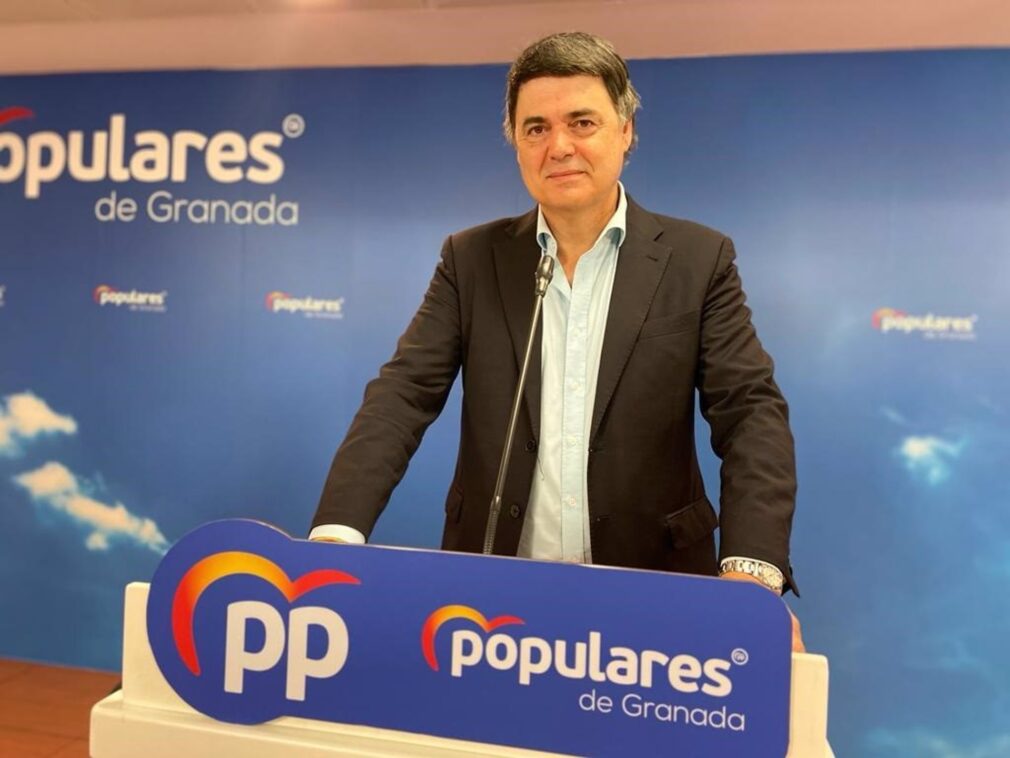 El PP lamenta el "silencio" de Sánchez sobre inversiones para Granada, que "continúa en el furgón de cola"