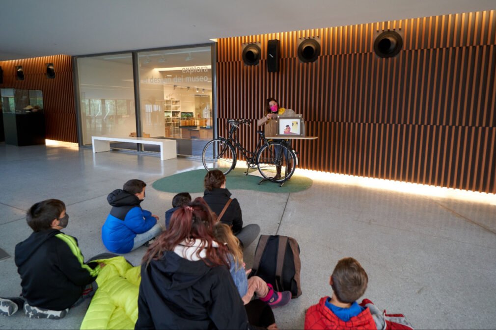 teatro-papel-niños-infantil-actividad-parque-ciencias-granada