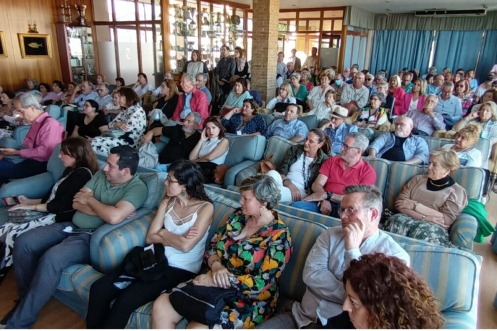 Asistentes a una conferencia del Aula de Pensamiento