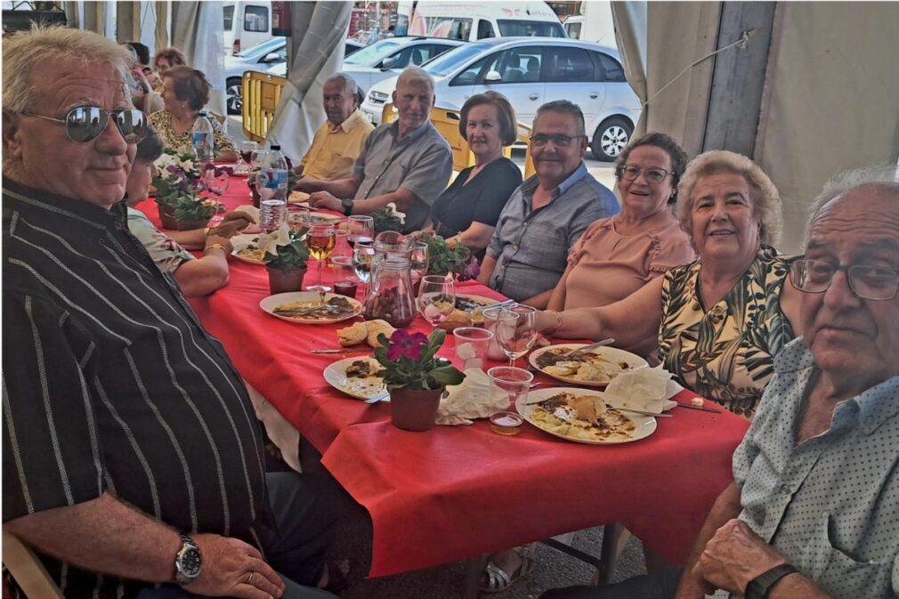 Más de 800 mayores se reúnen para la tradicional comida por la festividad de San Juan Nepomuceno Foto Gabinete