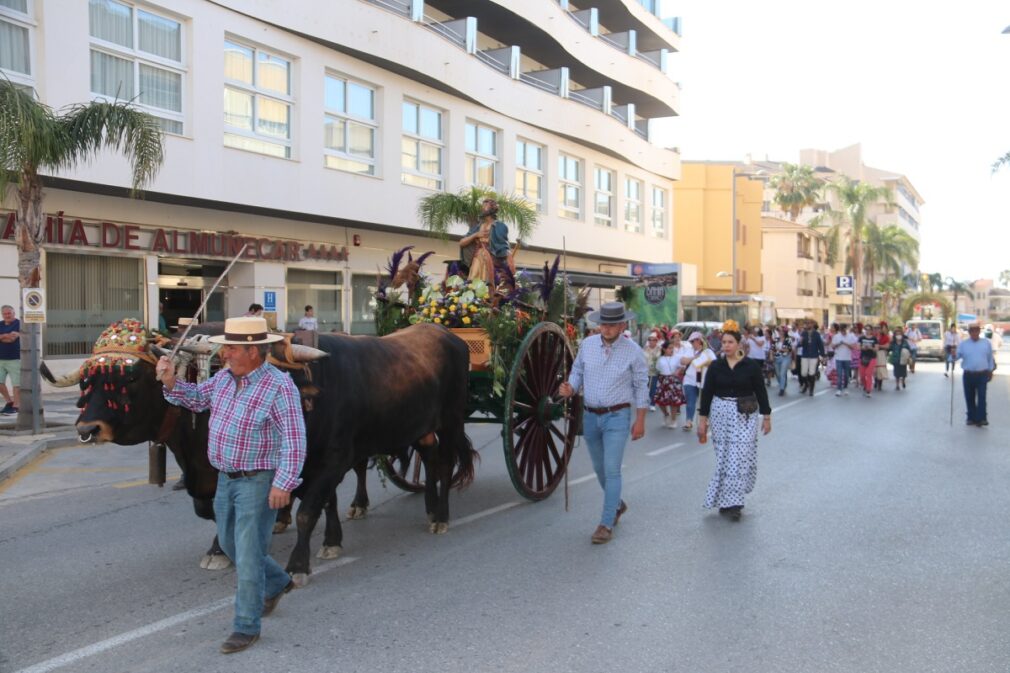 ROMERIA DE SAN ISIDRO POR EL CENTRO A LAS PUERTAS DEL HOTEL BAHIA ALMUÑÉCAR 22