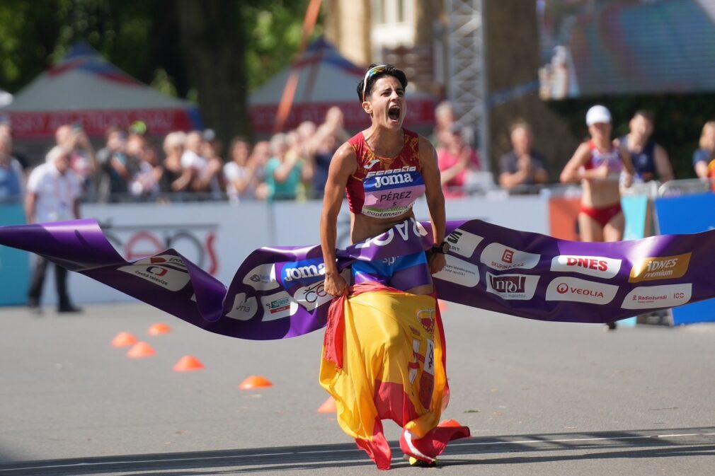 maria perez bate record mundial 35 km marcha - foto European Athletics