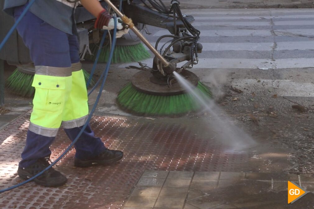 El Plan de Limpieza Intensiva del Ayuntamiento de Granada llega a la zona Norte - celia perez-11