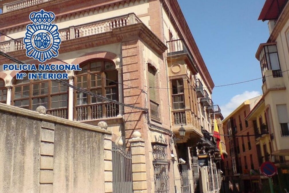 Granada.- Sucesos.- Tres detenidos, uno menor, durante el robo de un cultivo de marihuana en una casa cueva de Baza