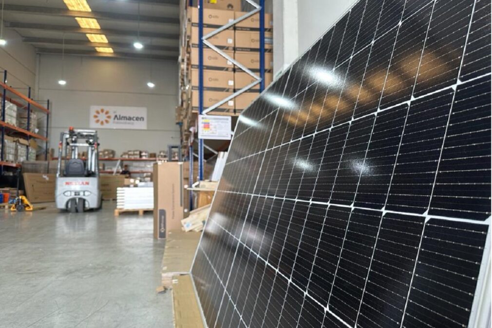 Almacen-fotovoltaico-placas-solares