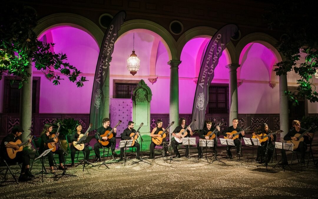 El Festival de la Guitarra ofrece un concierto gratuito en el patio del Ayuntamiento
