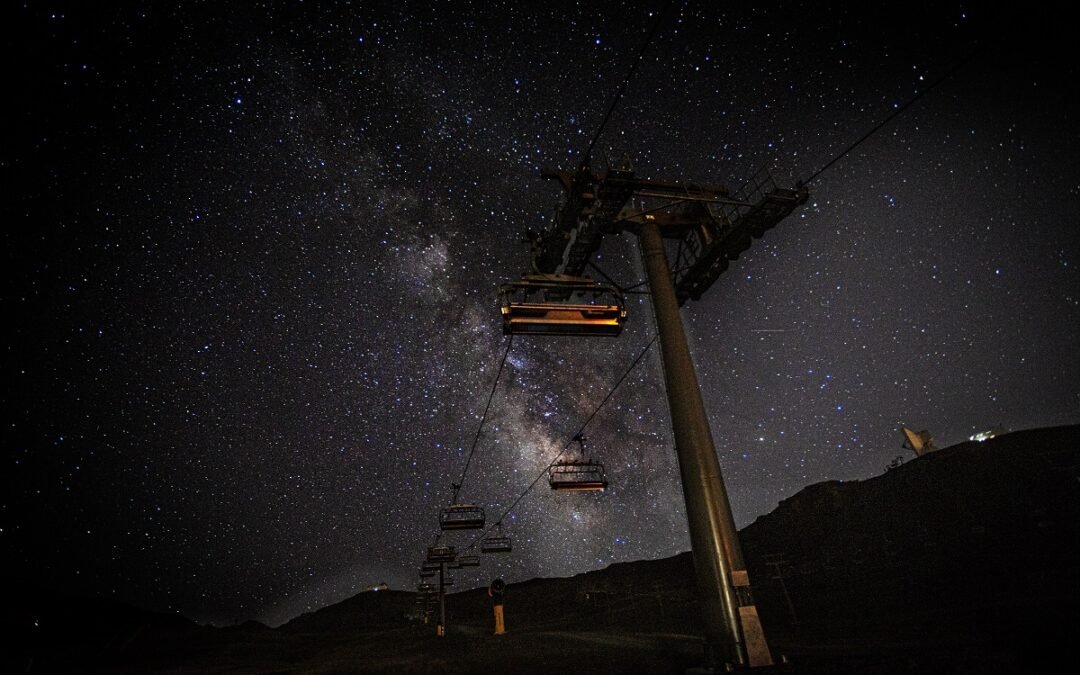 Más de un centenar de personas acuden a Sierra Nevada para observar las perseidas en Borreguiles