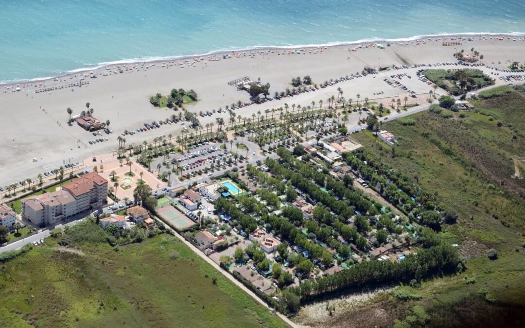 Los campings mantienen en torno a un 85% de ocupación en Granada pero advierten de los establecimientos ilegales