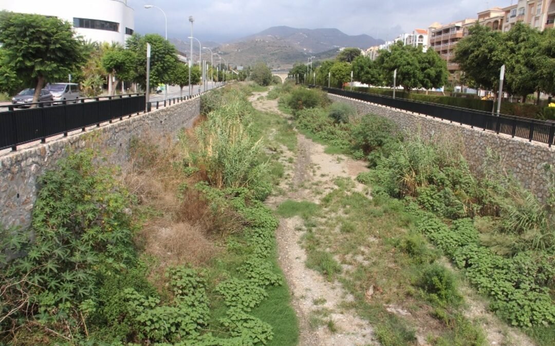 Los agricultores se autoimponen restricciones en el riego de cultivos en Almuñécar
