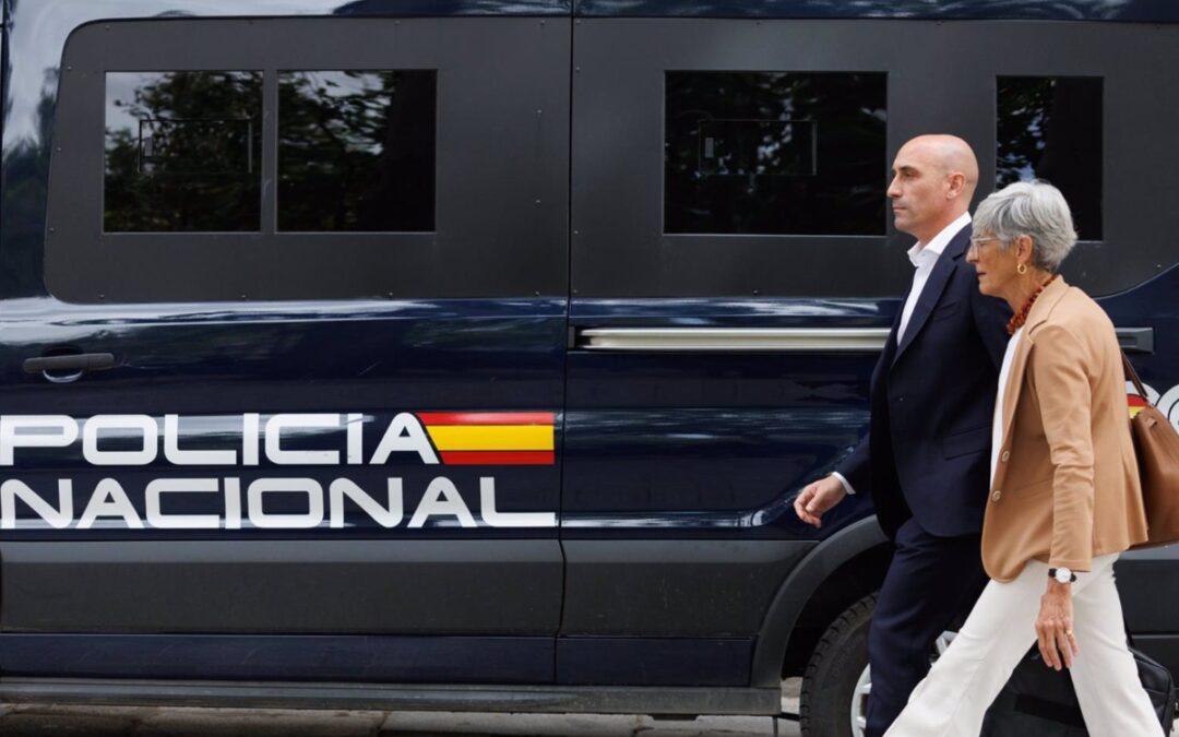 El TAD inhabilita tres años a Luis Rubiales