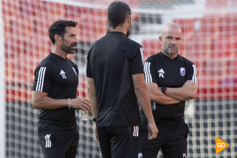 Entrenamiento del Granada CF en el estadio de Los Carmenes